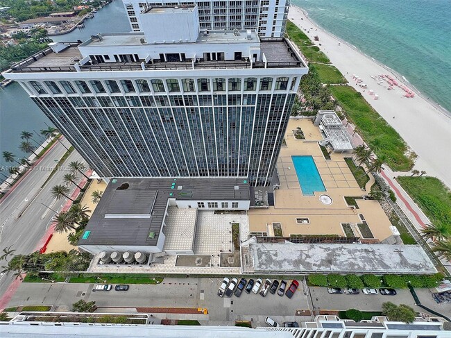 Building Photo - 4779 Collins Ave