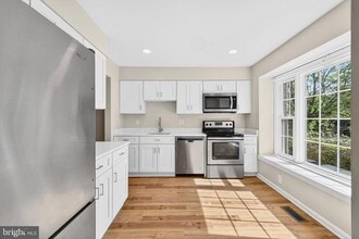 Building Photo - 7306 Eggar Woods Ln