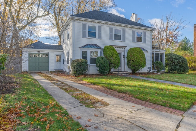 Building Photo - 83 Betsey Williams Dr