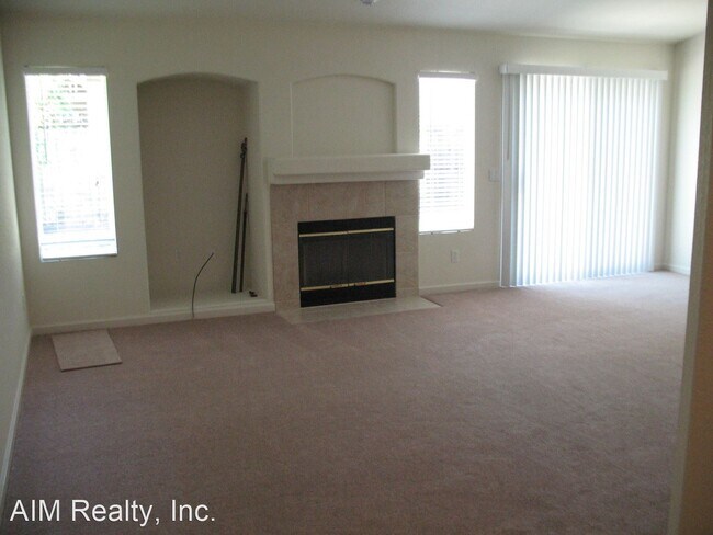 Building Photo - 3 br, 2 bath House - 1717 TANAGER WAY