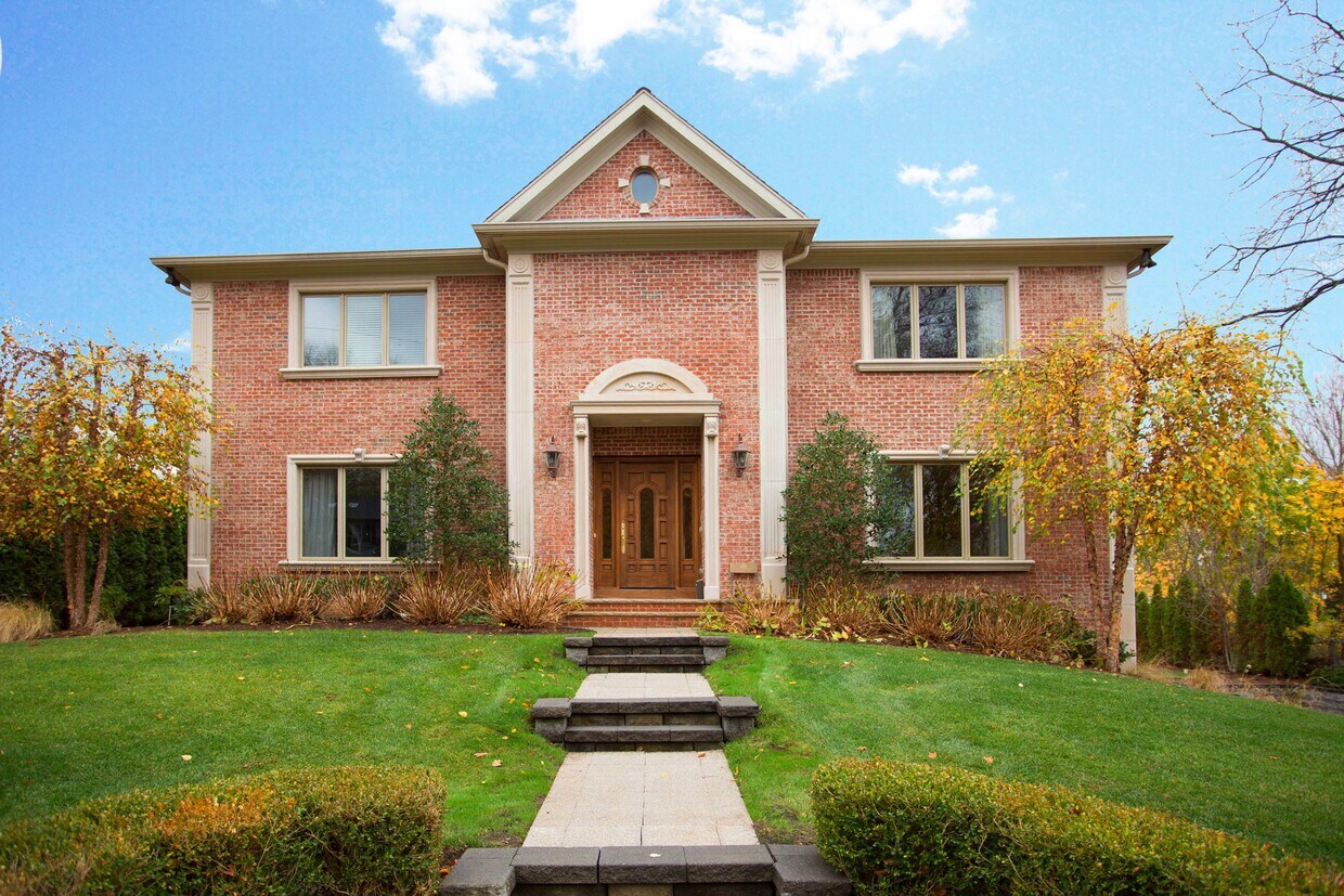 Primary Photo - 146 Palisades Ave