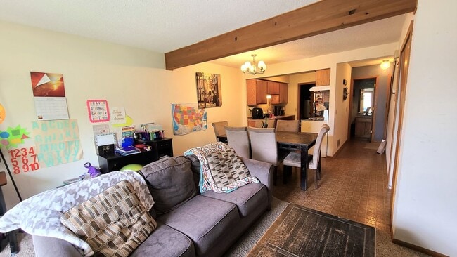 Building Photo - 2 Br/1.5 Ba TH w/Open Floor Plan, Attached...