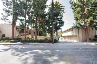 Building Photo - 11138 Aqua Vista St