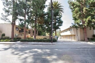 Building Photo - 11138 Aqua Vista St