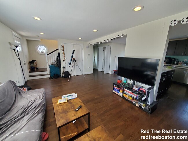 Foto del edificio - 77 Rock Glen Rd