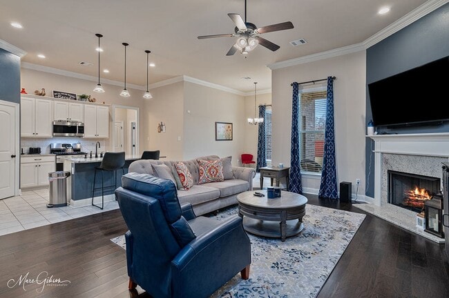 Building Photo - Fully Furnished: Lucien Fields South Shreveport