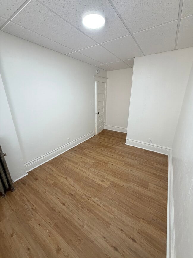 Bedroom - 251 E Broadway