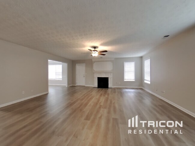 Building Photo - 4003 Riverside Pkwy
