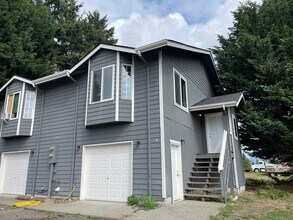 Building Photo - 5733 91st Ave NE