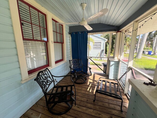 Foto del edificio - "Charming Historic Downtown Fort Myers Hom...