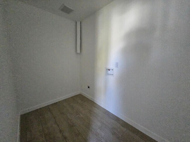 Foto del edificio - 13031 Goleta St