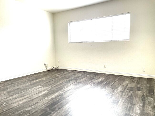 Foto del edificio - 2321 Pullman Ln