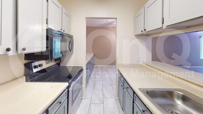 Foto del edificio - 8080 E Speedway Blvd