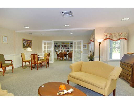 Building Photo - 34 Meeting House Ln