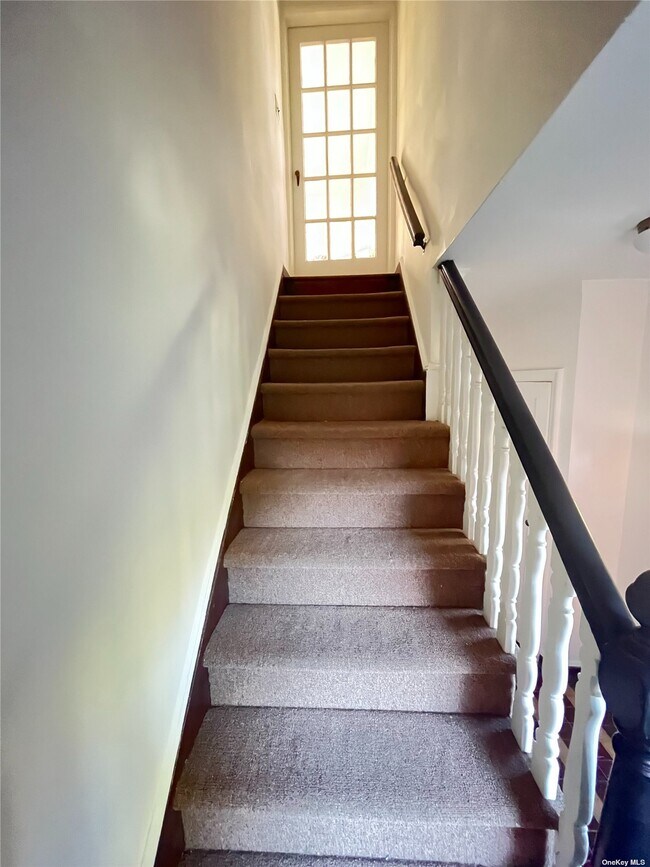 Foto del edificio - 64-02 Ellwell Crescent