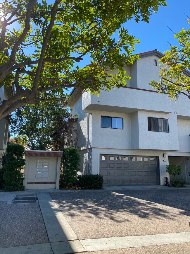 No attached unit on the East side! - 7 Santa Rosa Ct