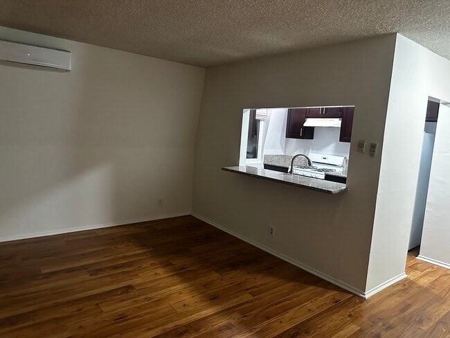 mirando hacia la cocina - 8711 Pershing Dr