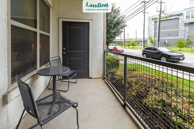 Foto del edificio - 5415 Maple Ave