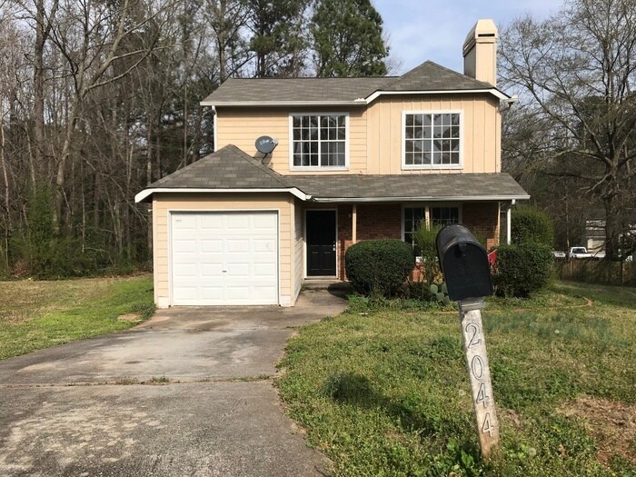 2044 W Bluff Ct, Lithonia, GA 30058 House Rental in Lithonia