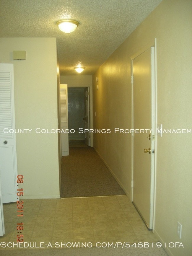 Building Photo - 995 Holli Springs Ln