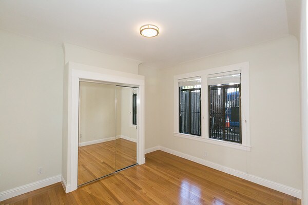 Foto del edificio - 1240 Bush St