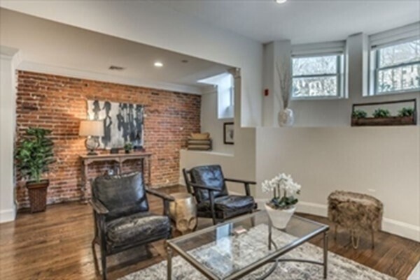 Foto del edificio - 1471 Beacon St