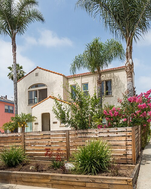 Primary Photo - 1351 Masselin Ave