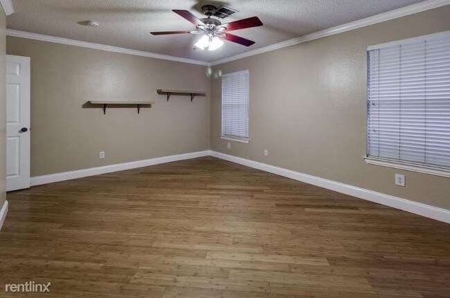 Building Photo - 3 br, 2 bath House - 3909 Evergreen Ct.
