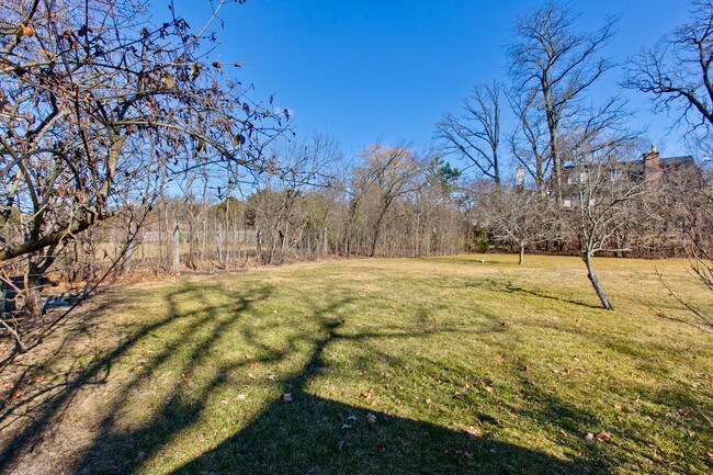 Foto del edificio - 646 Pine Ln