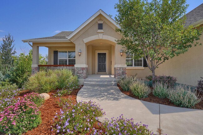 Foto del edificio - Beautiful Ranch Style Home in District 20-...