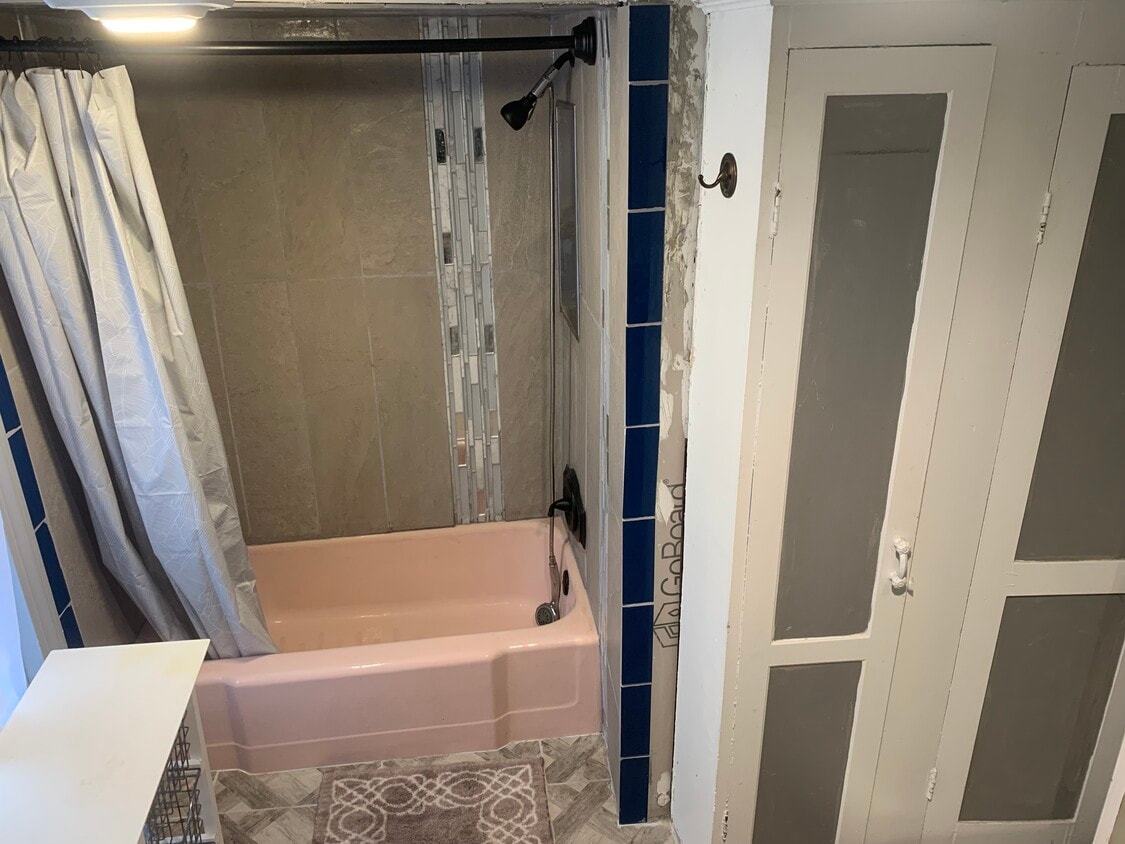 Building Photo - 64 Elmwood Ave