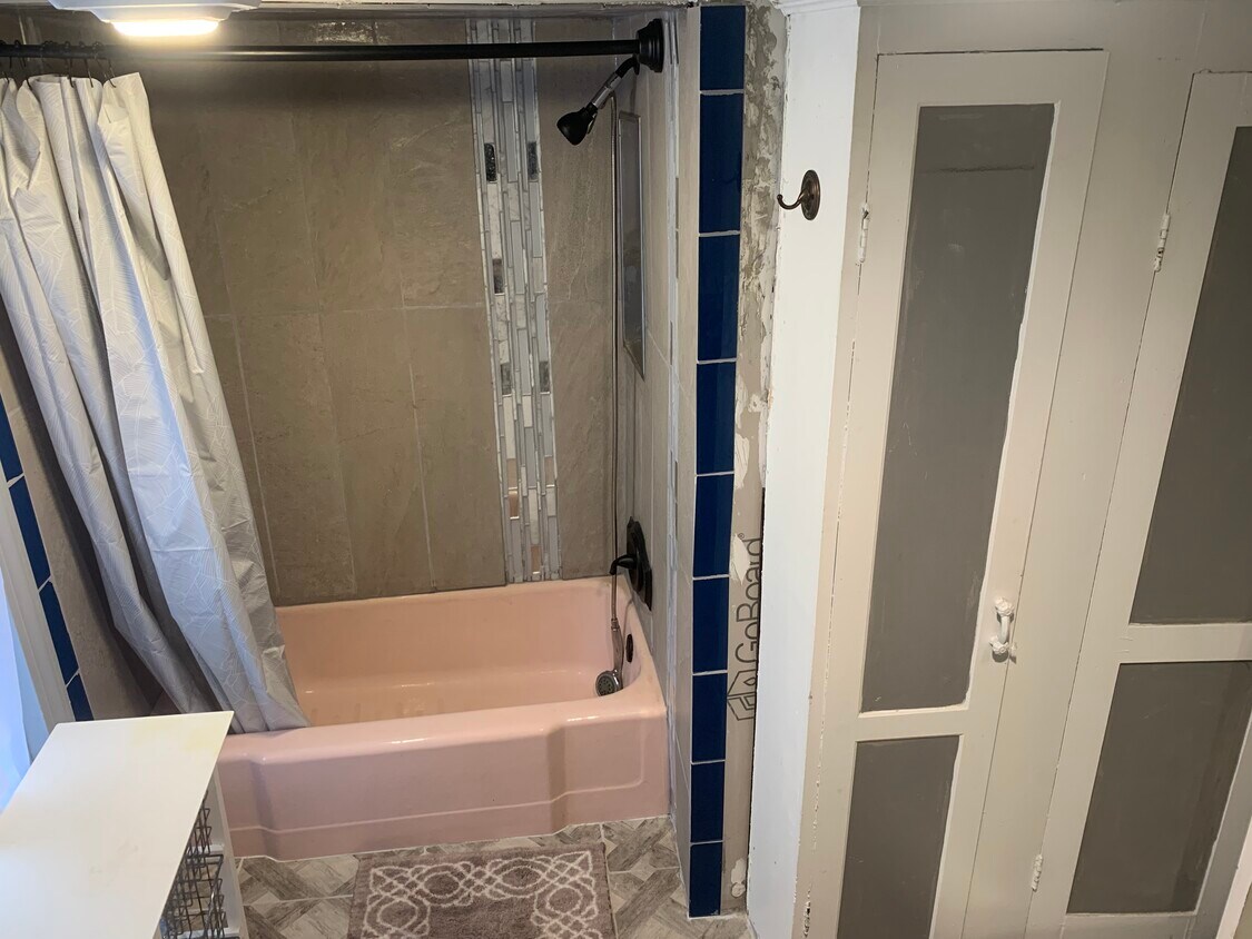 Foto del edificio - 64 Elmwood Ave