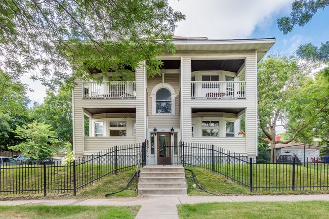 Building Photo - 1042 Dayton Ave