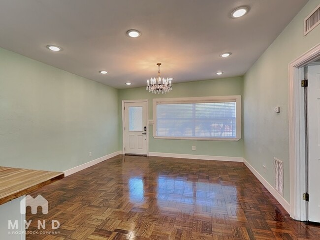 Foto del edificio - 3404 Leslie Dr