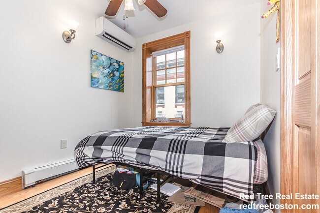 Building Photo - 16 S Russell St