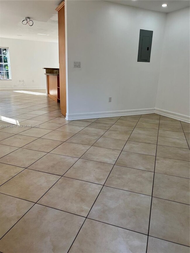 Building Photo - 158 SW 96th Ct