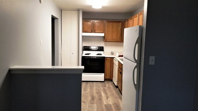 Kitchen - 918 Ridge Sq