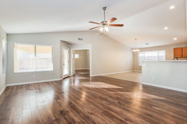 Building Photo - 10919 E Catalina Ave