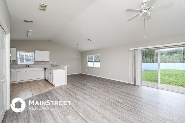 Building Photo - 734 Fox Lake Dr