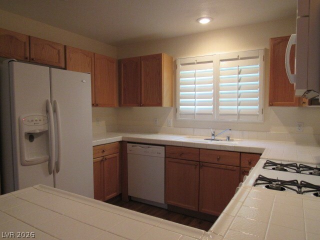 Foto del edificio - 401 Amber Pine St