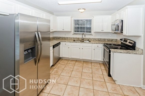 Building Photo - NOW AVAILABLE! - 2711 Lexington St, Seagov...