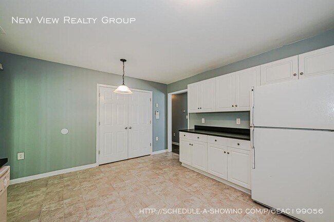 Building Photo - 335 Touch Me not Ln