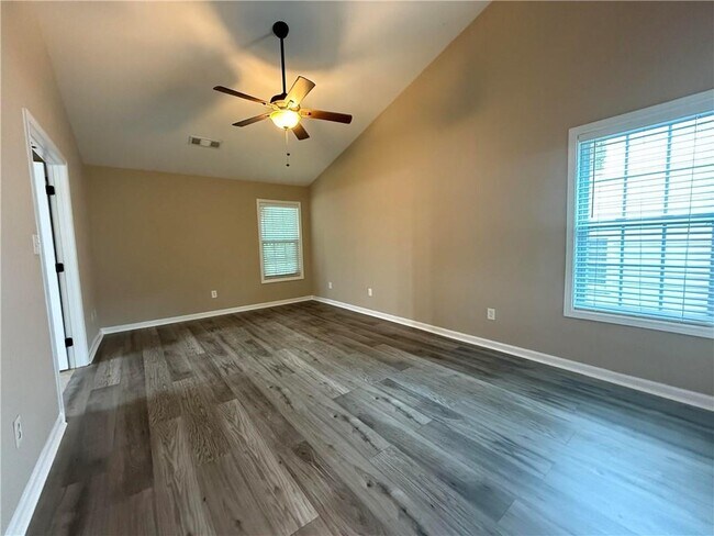 Building Photo - 3490 Ennfield Ln