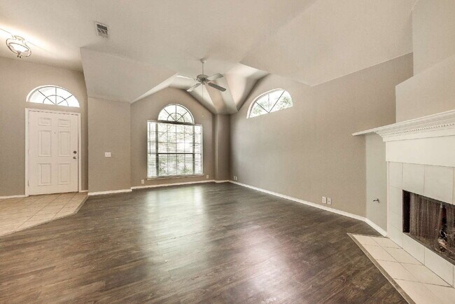 Foto del edificio - Attractive 3 Bedroom, 2 Bath Home in Stonebridge Ranch!