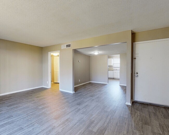Foto del edificio - Cross Creek Apartments