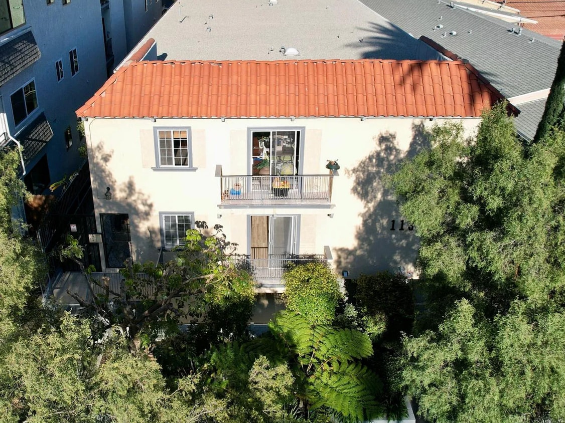 Primary Photo - 1137 12th St