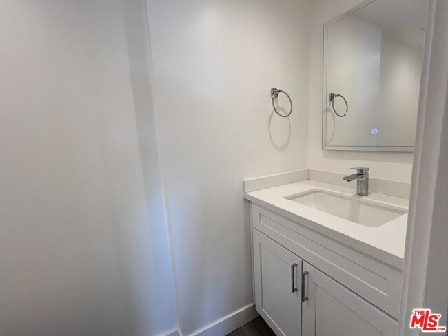 Foto del edificio - 10390 Wilshire Blvd