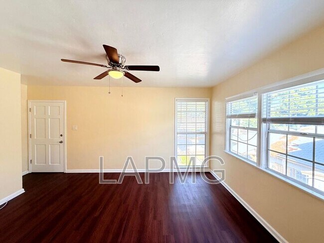 Foto del edificio - 4080-4084 Leimert Blvd