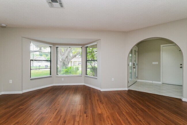 Building Photo - 5041 Circus Ln