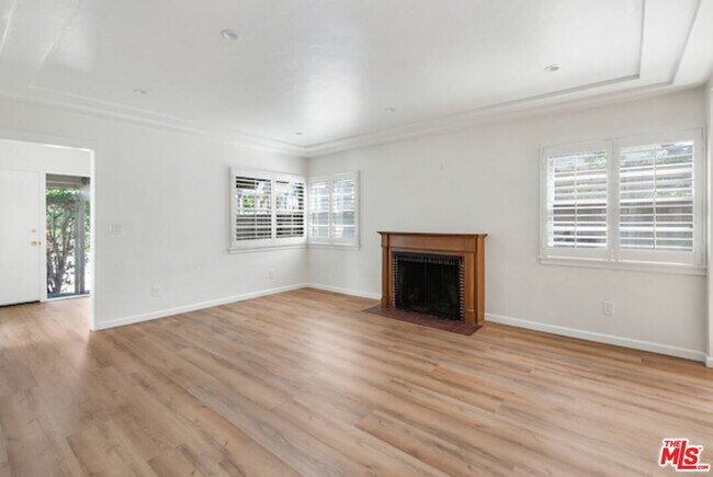 Foto del edificio - 2929 Oakhurst Ave